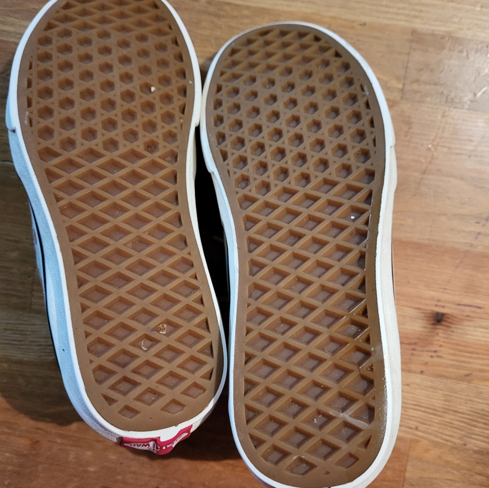 Vans - Picture 6 of 6